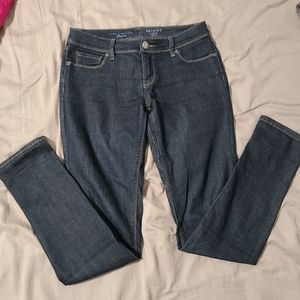 The limited Skinny leg jeans. Dark wash 6